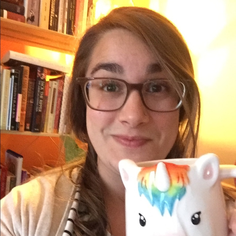 Meet your Posher, Holly